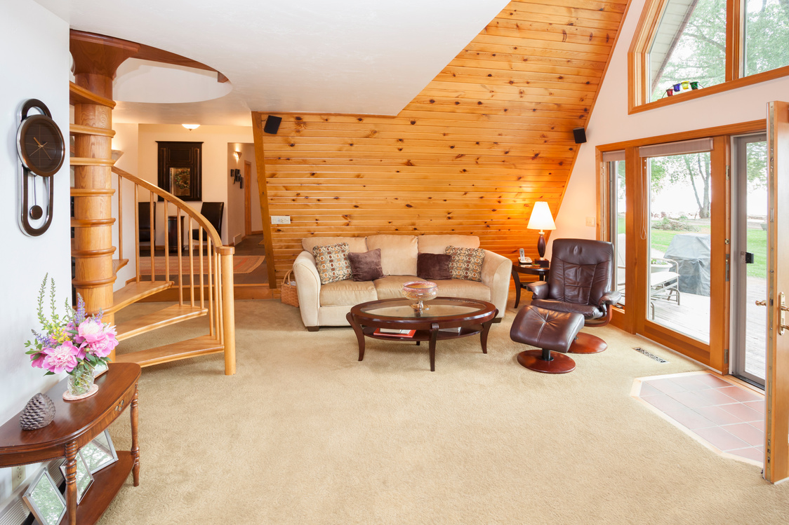 Unique Log Cabin Vacation Home With Spiral Staircase